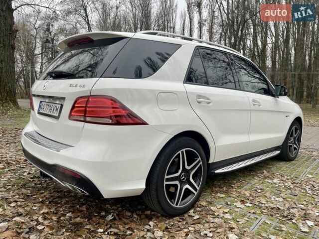 Белый Мерседес ГЛЕ-Класс, объемом двигателя 3 л и пробегом 140 тыс. км за 31500 $, фото 2 на Automoto.ua