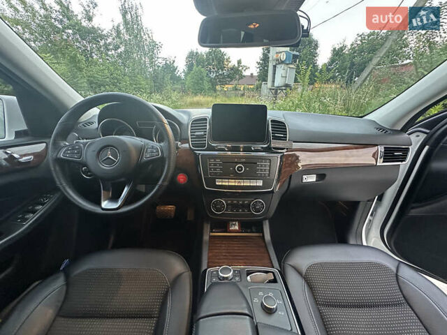 Мерседес ГЛЕ-Класс 2017 в Снятине на Automoto.ua Белый Мерседес ГЛЕ-Класс, объемом двигателя 2.14 л и пробегом 84 тыс. км за 34900 $, фото 28 на Automoto.ua