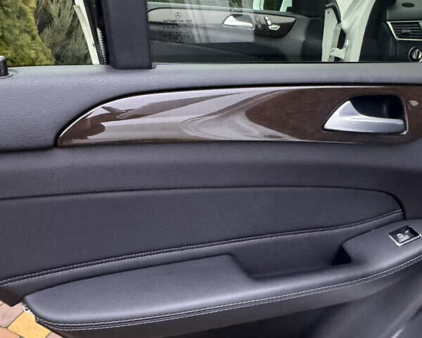 Белый Мерседес ГЛЕ-Класс, объемом двигателя 2.1 л и пробегом 164 тыс. км за 31500 $, фото 19 на Automoto.ua