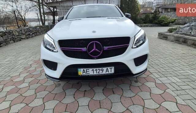 Белый Мерседес ГЛЕ-Класс, объемом двигателя 3 л и пробегом 117 тыс. км за 47000 $, фото 5 на Automoto.ua