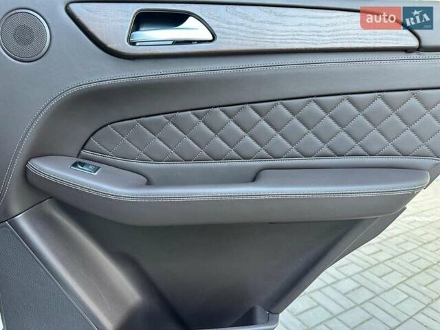 Белый Мерседес ГЛЕ-Класс, объемом двигателя 3 л и пробегом 196 тыс. км за 36940 $, фото 19 на Automoto.ua