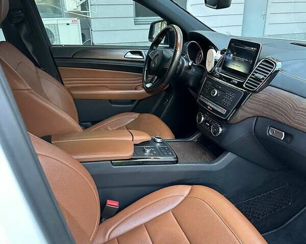 Белый Мерседес ГЛЕ-Класс, объемом двигателя 3 л и пробегом 144 тыс. км за 41000 $, фото 9 на Automoto.ua