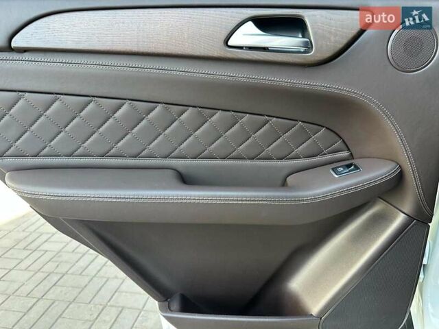 Белый Мерседес ГЛЕ-Класс, объемом двигателя 3 л и пробегом 196 тыс. км за 36940 $, фото 16 на Automoto.ua