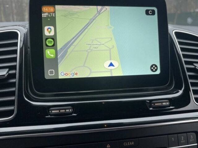 Белый Мерседес ГЛЕ-Класс, объемом двигателя 3 л и пробегом 140 тыс. км за 31500 $, фото 5 на Automoto.ua