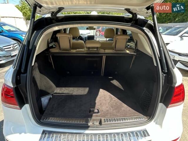 Белый Мерседес ГЛЕ-Класс, объемом двигателя 3.5 л и пробегом 163 тыс. км за 27600 $, фото 14 на Automoto.ua