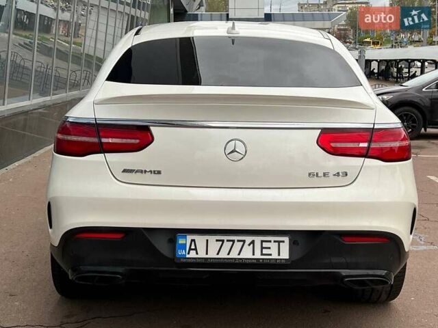Мерседес ГЛЕ-Класс 2017 в Киеве на Automoto.ua Белый Мерседес ГЛЕ-Класс, объемом двигателя 3 л и пробегом 104 тыс. км за 52000 $, фото 5 на Automoto.ua