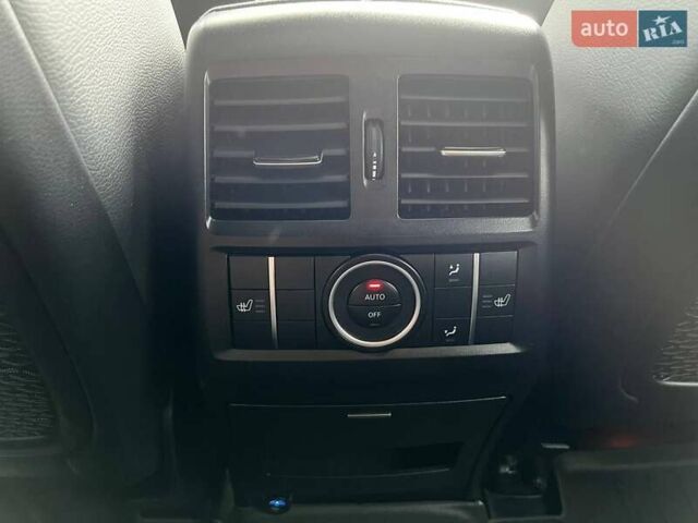 Мерседес ГЛЕ-Класс 2017 в Киеве на Automoto.ua Белый Мерседес ГЛЕ-Класс, объемом двигателя 3 л и пробегом 104 тыс. км за 52000 $, фото 24 на Automoto.ua