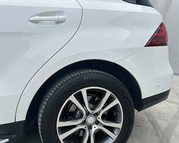 Мерседес ГЛЕ-Класс 2017 в Снятине на Automoto.ua Белый Мерседес ГЛЕ-Класс, объемом двигателя 2.14 л и пробегом 84 тыс. км за 34900 $, фото 17 на Automoto.ua