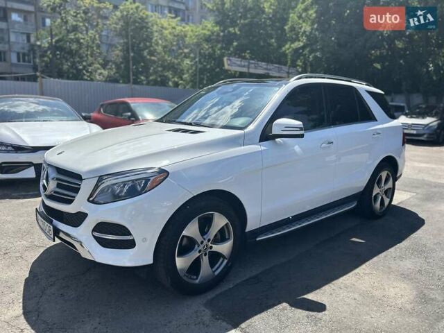 Белый Мерседес ГЛЕ-Класс, объемом двигателя 3.5 л и пробегом 163 тыс. км за 27600 $, фото 4 на Automoto.ua