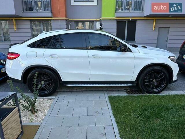 Белый Мерседес ГЛЕ-Класс, объемом двигателя 3 л и пробегом 144 тыс. км за 41000 $, фото 4 на Automoto.ua