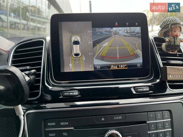 Мерседес ГЛЕ-Класс 2017 в Киеве на Automoto.ua Белый Мерседес ГЛЕ-Класс, объемом двигателя 3 л и пробегом 104 тыс. км за 52000 $, фото 23 на Automoto.ua