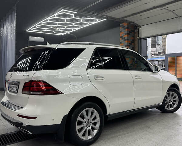 Белый Мерседес ГЛЕ-Класс, объемом двигателя 2.14 л и пробегом 112 тыс. км за 34999 $, фото 12 на Automoto.ua