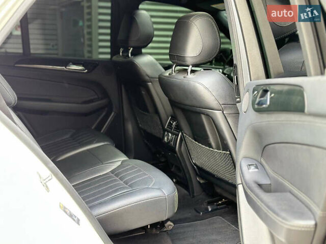 Белый Мерседес ГЛЕ-Класс, объемом двигателя 3 л и пробегом 81 тыс. км за 33000 $, фото 15 на Automoto.ua