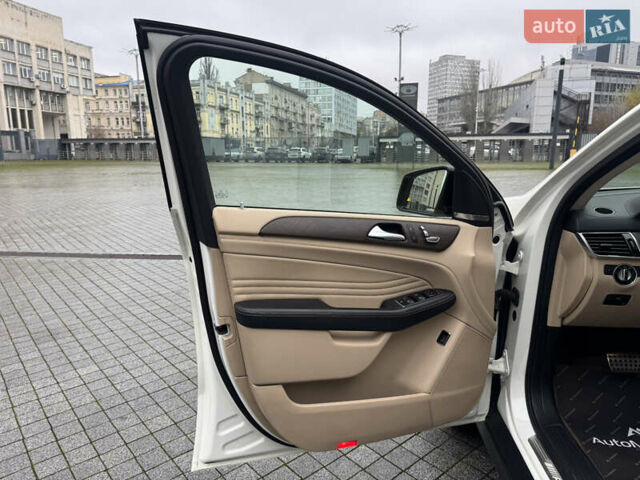 Білий Мерседес ГЛЕ-Клас, об'ємом двигуна 3 л та пробігом 166 тис. км за 41900 $, фото 12 на Automoto.ua