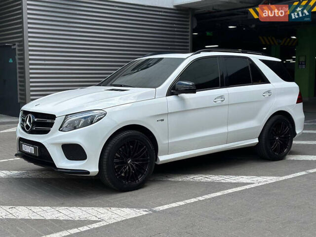 Белый Мерседес ГЛЕ-Класс, объемом двигателя 3 л и пробегом 81 тыс. км за 33000 $, фото 3 на Automoto.ua