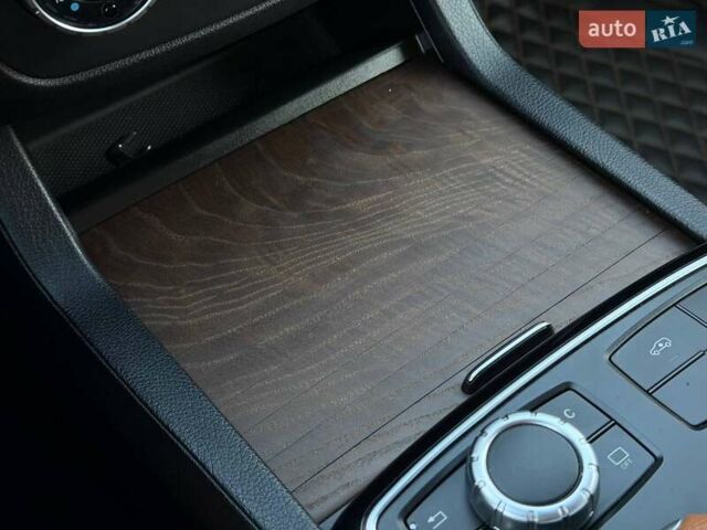 Білий Мерседес ГЛЕ-Клас, об'ємом двигуна 3 л та пробігом 153 тис. км за 39500 $, фото 71 на Automoto.ua