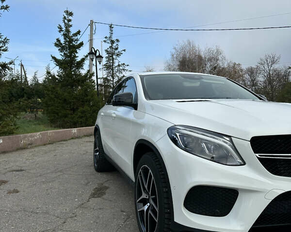 Белый Мерседес ГЛЕ-Класс, объемом двигателя 2.99 л и пробегом 65 тыс. км за 55000 $, фото 1 на Automoto.ua