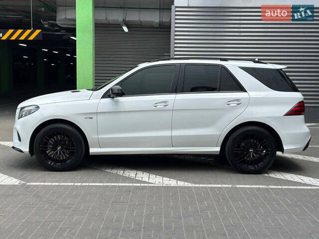 Белый Мерседес ГЛЕ-Класс, объемом двигателя 3 л и пробегом 81 тыс. км за 33000 $, фото 4 на Automoto.ua