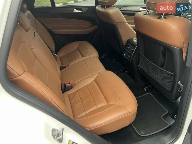 Белый Мерседес ГЛЕ-Класс, объемом двигателя 3 л и пробегом 120 тыс. км за 45500 $, фото 19 на Automoto.ua