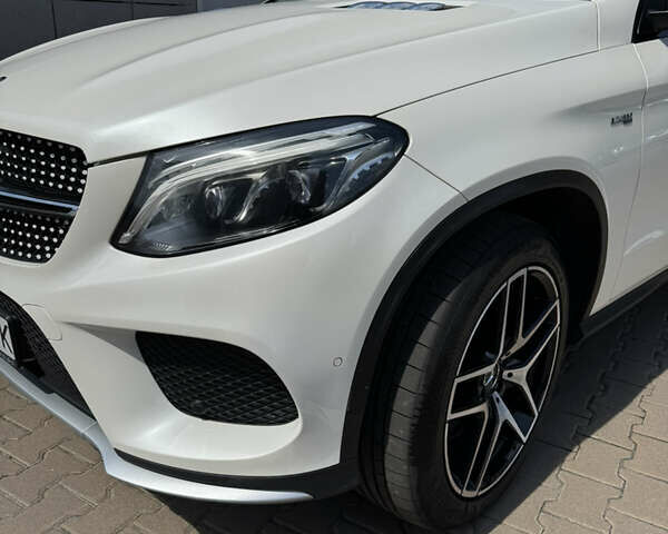 Белый Мерседес ГЛЕ-Класс, объемом двигателя 3 л и пробегом 164 тыс. км за 43500 $, фото 5 на Automoto.ua