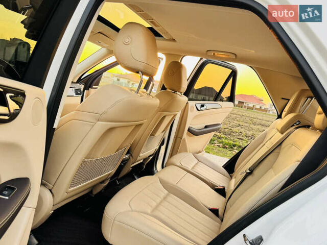 Белый Мерседес ГЛЕ-Класс, объемом двигателя 3 л и пробегом 76 тыс. км за 33300 $, фото 54 на Automoto.ua