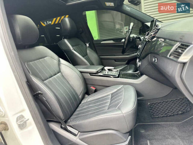 Белый Мерседес ГЛЕ-Класс, объемом двигателя 3 л и пробегом 81 тыс. км за 33000 $, фото 19 на Automoto.ua