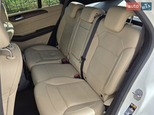 Белый Мерседес ГЛЕ-Класс, объемом двигателя 3 л и пробегом 147 тыс. км за 38500 $, фото 14 на Automoto.ua