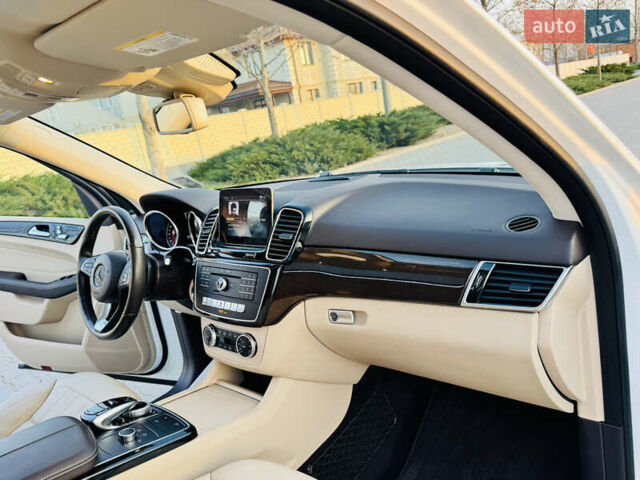 Белый Мерседес ГЛЕ-Класс, объемом двигателя 3 л и пробегом 76 тыс. км за 33300 $, фото 67 на Automoto.ua