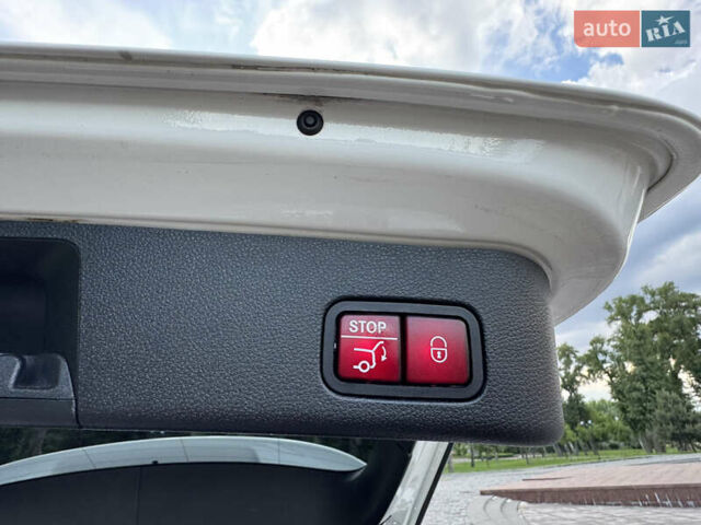 Белый Мерседес ГЛЕ-Класс, объемом двигателя 3.5 л и пробегом 110 тыс. км за 27555 $, фото 30 на Automoto.ua