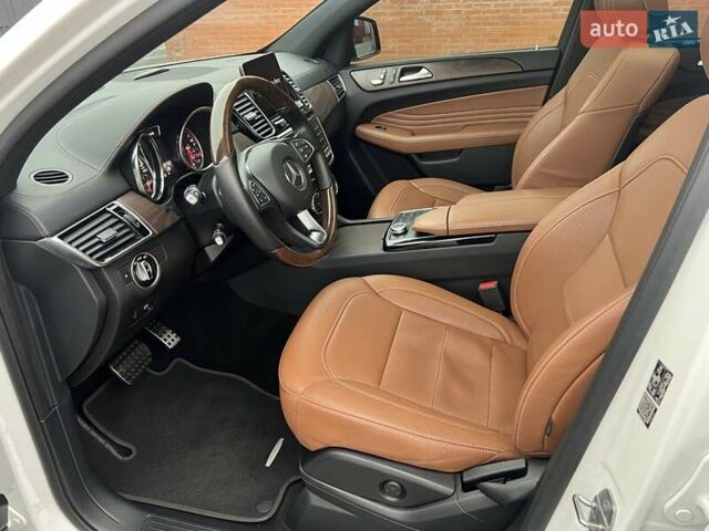 Белый Мерседес ГЛЕ-Класс, объемом двигателя 3 л и пробегом 120 тыс. км за 45500 $, фото 26 на Automoto.ua