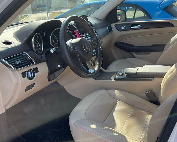 Белый Мерседес ГЛЕ-Класс, объемом двигателя 3 л и пробегом 75 тыс. км за 60000 $, фото 9 на Automoto.ua