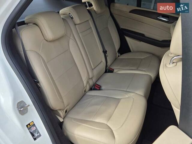 Белый Мерседес ГЛЕ-Класс, объемом двигателя 3 л и пробегом 147 тыс. км за 38500 $, фото 12 на Automoto.ua