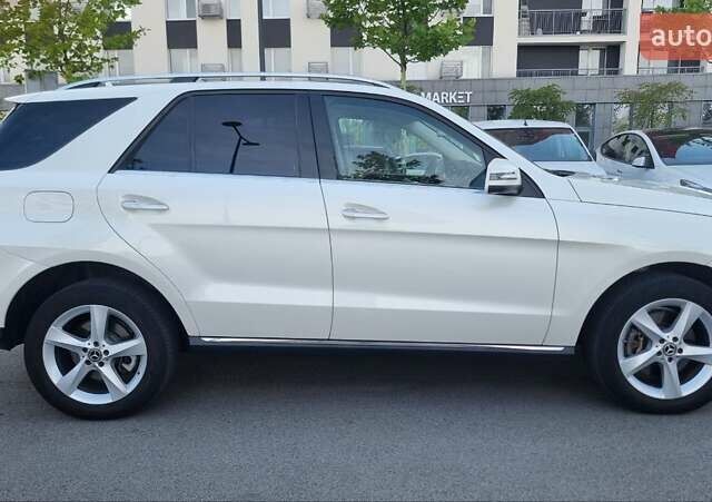 Белый Мерседес ГЛЕ-Класс, объемом двигателя 3 л и пробегом 61 тыс. км за 32900 $, фото 8 на Automoto.ua