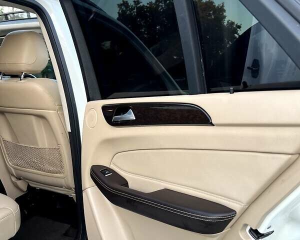 Белый Мерседес ГЛЕ-Класс, объемом двигателя 3.5 л и пробегом 122 тыс. км за 29900 $, фото 36 на Automoto.ua