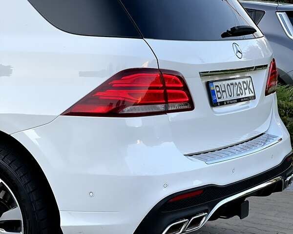 Белый Мерседес ГЛЕ-Класс, объемом двигателя 3.5 л и пробегом 122 тыс. км за 29900 $, фото 16 на Automoto.ua