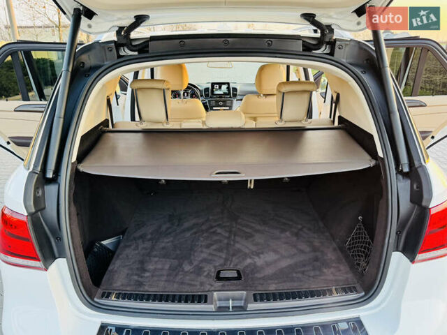 Белый Мерседес ГЛЕ-Класс, объемом двигателя 3 л и пробегом 76 тыс. км за 33300 $, фото 58 на Automoto.ua