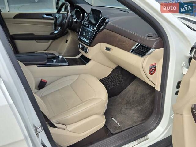 Белый Мерседес ГЛЕ-Класс, объемом двигателя 3 л и пробегом 147 тыс. км за 38500 $, фото 9 на Automoto.ua