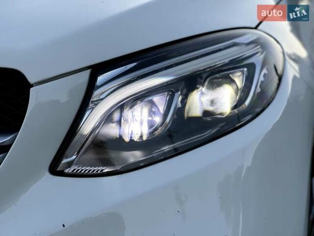 Белый Мерседес ГЛЕ-Класс, объемом двигателя 3.5 л и пробегом 122 тыс. км за 29900 $, фото 12 на Automoto.ua