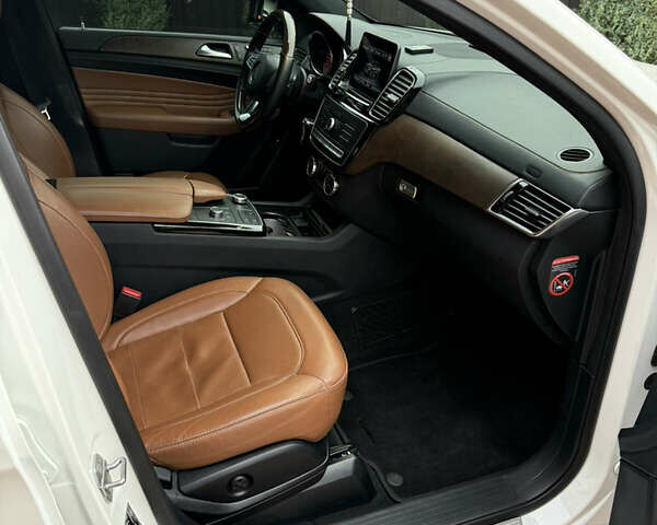 Білий Мерседес ГЛЕ-Клас, об'ємом двигуна 3 л та пробігом 115 тис. км за 46000 $, фото 23 на Automoto.ua