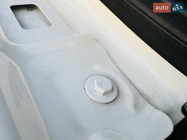 Белый Мерседес ГЛЕ-Класс, объемом двигателя 3 л и пробегом 76 тыс. км за 33300 $, фото 95 на Automoto.ua