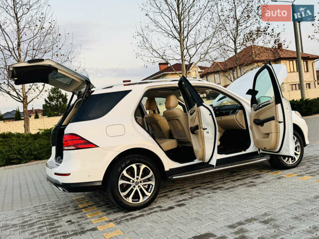 Белый Мерседес ГЛЕ-Класс, объемом двигателя 3 л и пробегом 76 тыс. км за 33300 $, фото 38 на Automoto.ua