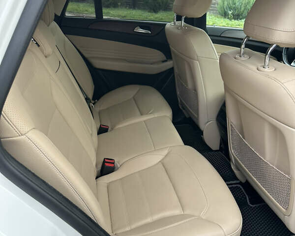 Белый Мерседес ГЛЕ-Класс, объемом двигателя 2.99 л и пробегом 65 тыс. км за 55000 $, фото 12 на Automoto.ua