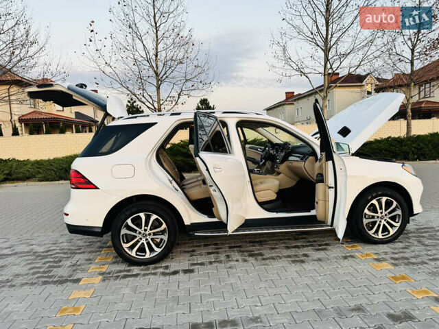 Белый Мерседес ГЛЕ-Класс, объемом двигателя 3 л и пробегом 76 тыс. км за 33300 $, фото 41 на Automoto.ua