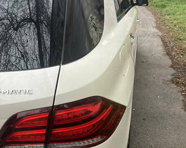 Белый Мерседес ГЛЕ-Класс, объемом двигателя 3 л и пробегом 160 тыс. км за 38000 $, фото 43 на Automoto.ua