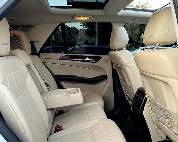 Белый Мерседес ГЛЕ-Класс, объемом двигателя 3.5 л и пробегом 122 тыс. км за 29900 $, фото 48 на Automoto.ua