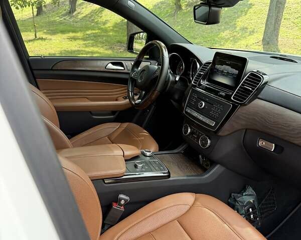 Белый Мерседес ГЛЕ-Класс, объемом двигателя 3 л и пробегом 69 тыс. км за 54900 $, фото 11 на Automoto.ua