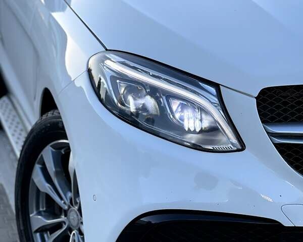 Белый Мерседес ГЛЕ-Класс, объемом двигателя 3.5 л и пробегом 122 тыс. км за 29900 $, фото 4 на Automoto.ua