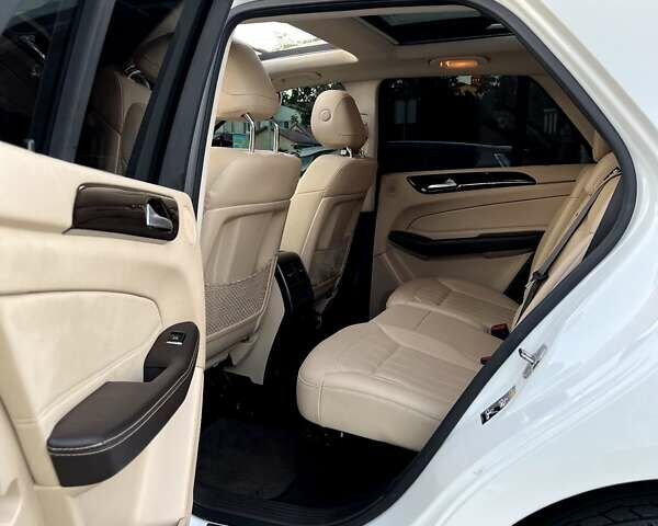 Белый Мерседес ГЛЕ-Класс, объемом двигателя 3.5 л и пробегом 122 тыс. км за 29900 $, фото 46 на Automoto.ua