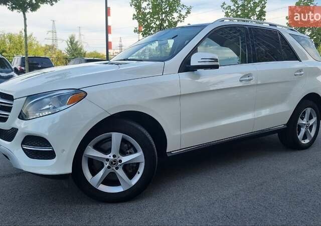 Белый Мерседес ГЛЕ-Класс, объемом двигателя 3 л и пробегом 61 тыс. км за 32900 $, фото 3 на Automoto.ua