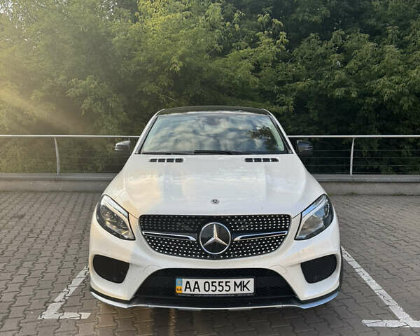 Белый Мерседес ГЛЕ-Класс, объемом двигателя 3 л и пробегом 164 тыс. км за 43500 $, фото 1 на Automoto.ua